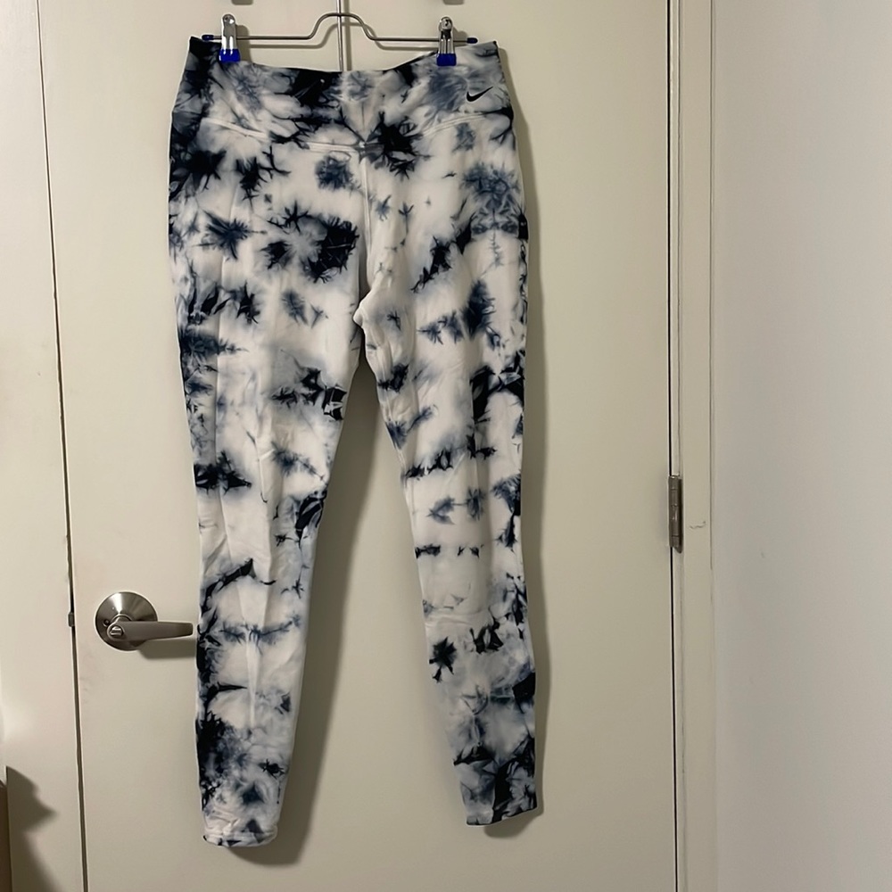 L Nike Tie-Dye Dri-Fit